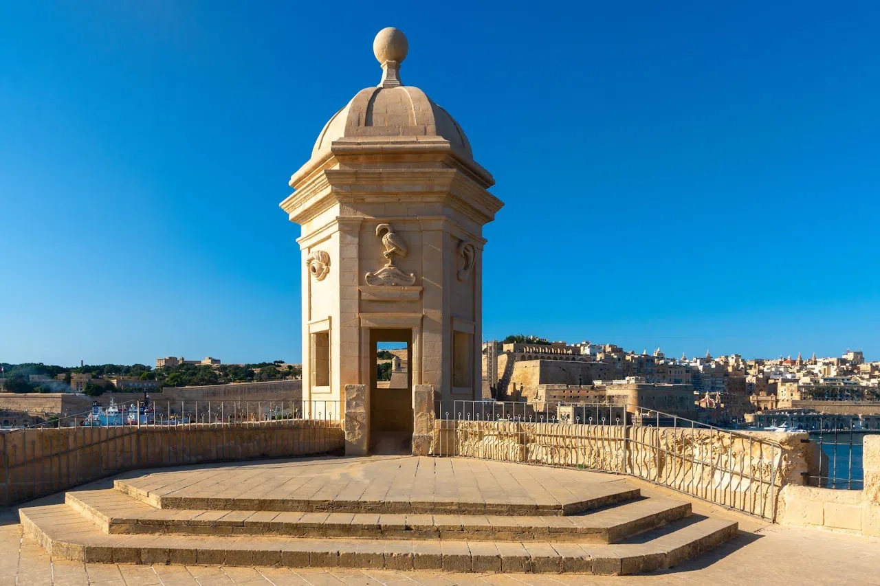 Walking Senglea, the Quiet Headland Facing Valletta