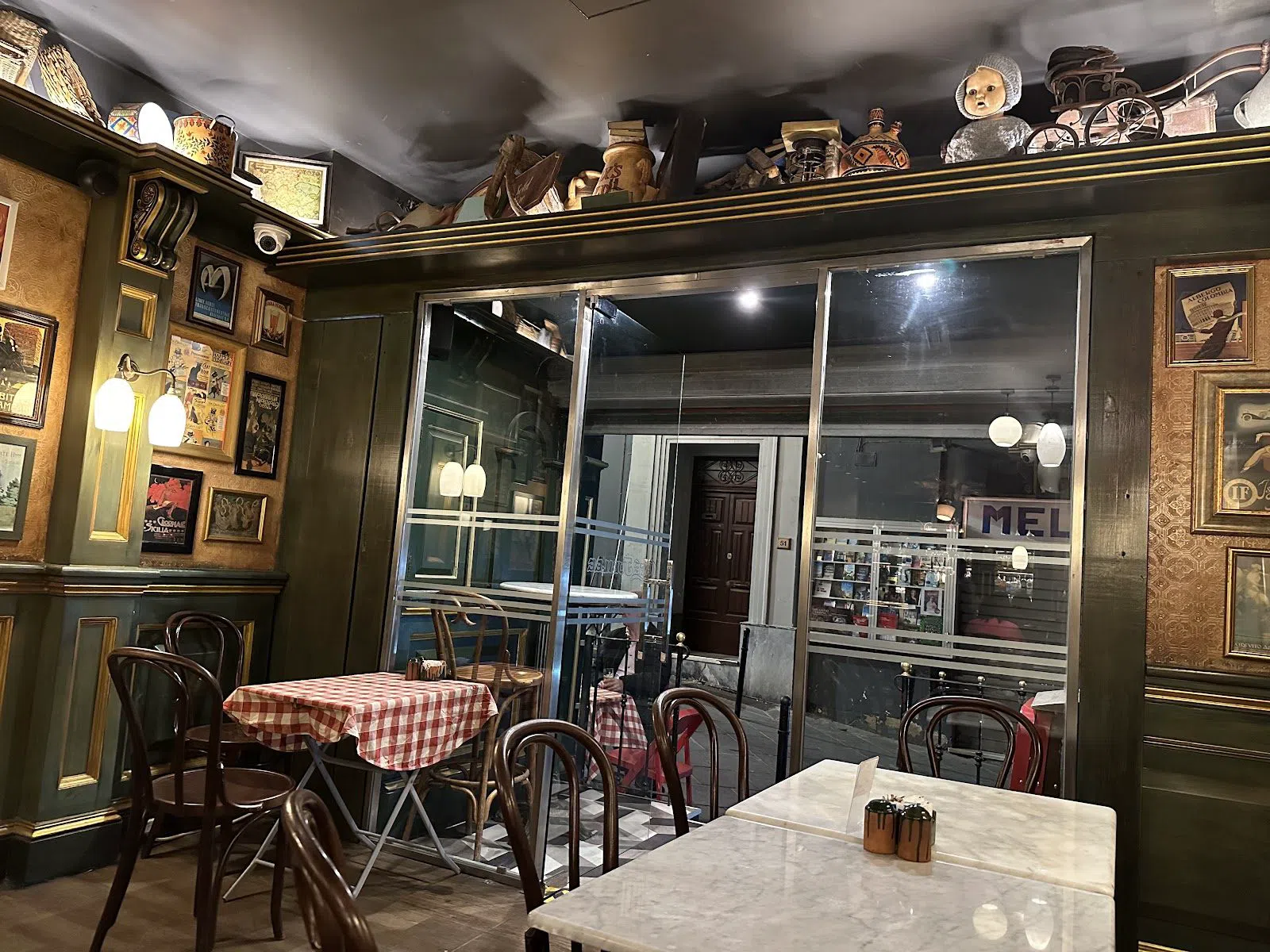 Café Jubilee, 발레타