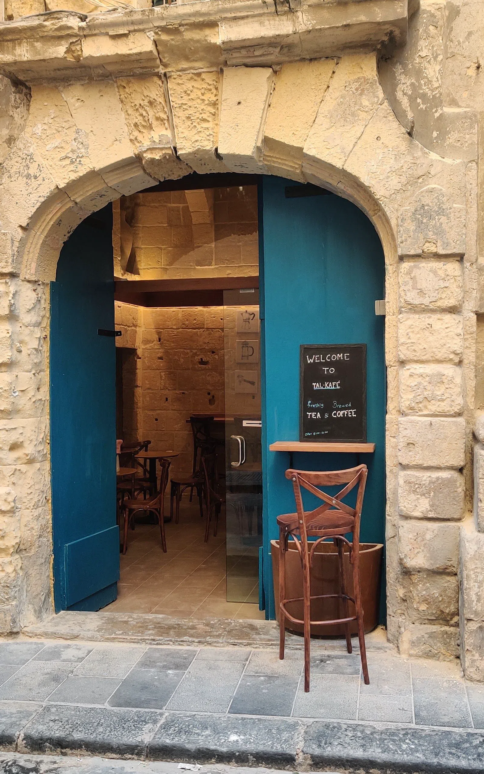 Tal-Ħwawar u Tal-Kafe', Valletta